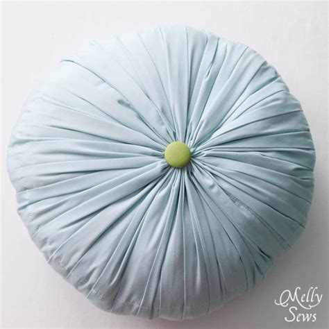 Round Pillow Tutorial 的图像结果