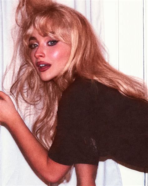 Biographie, carrière et actualités de Sabrina Carpenter - Numéro