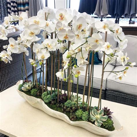 Elegant White Flower Vase Arrangement with Succulents