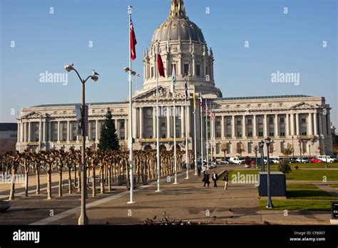 Local Government Building 的图像结果