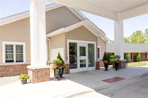 Medilodge of Grand Rapids | Assisted Living & Memory Care | Grand ...