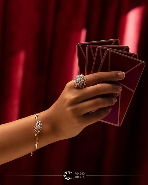 CaratLane reaches 250 stores with Gandhinagar opening