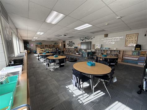 Camp Creek Elementary School Library - Library - Camp Creek Elementary ...