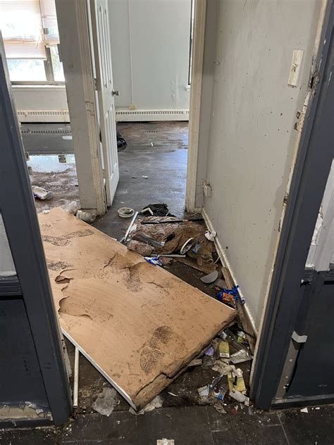 Feds detain dozens of immigrants in 'massive' South Shore apartment ...