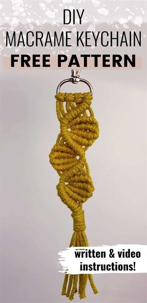 Rezultat imagine pentru DIY Macrame Keychain Free Pattern