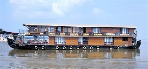 Boathouse at Alleppey | Alleppey boat house price - Eco Houseboat