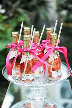 29 Wedding Favors Your Guests Will Actually by 29 Wedding Favors Your Guests Will Actually 29 Wedding Favors Your Guests Will Actually