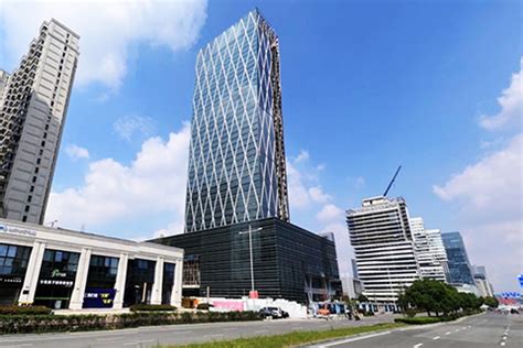 一座风格独特的地标建筑：国华金融中心大厦_风闻