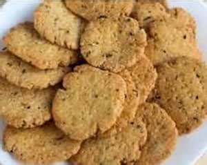 VEDAGRAHI Homemade mathri Snacks | Ajwain Mathari | Crispy Khasta ...