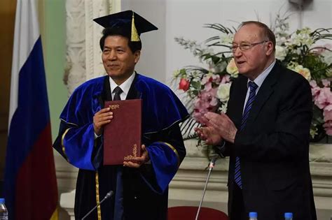 俄罗斯外交学院授予中国驻俄大使李辉荣誉博士学位--俄罗斯频道--人民网