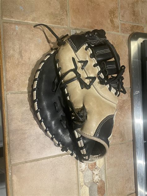 Marucci 1st baseman glove | SidelineSwap