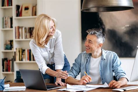 Commmunication at Work 的图像结果