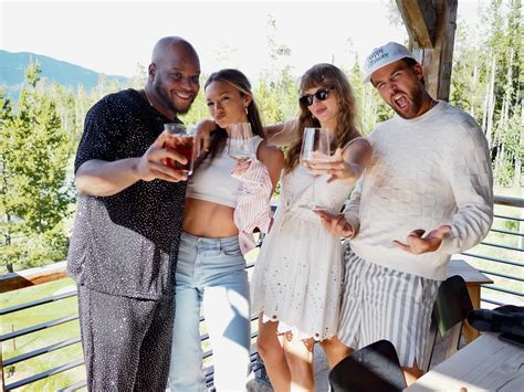 Taylor Swift wears breezy white summer pieces in Travis Kelce's Instagram hard launch