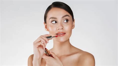 Top 5 Luxury Lip Glosses You Should Invest In | Herzindagi