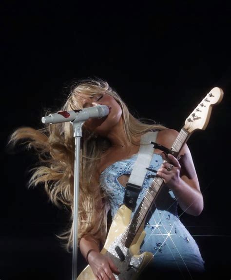 Fashion Highlight: Sabrina Carpenter is her custom Frolov heart corsets ...