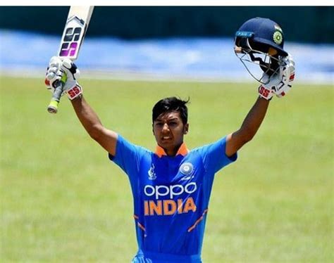 IPL Mega Auction 2022: जानिए कौन हैं तिलक वर्मा, इस टीम ने 1.7 crore ...