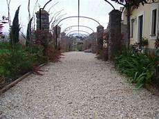 ghiaia prezzi foto viale in ghiaia di areeinverde 46322 habitissimo ghiaia prezzi foto viale in ghiaia di areeinverde 46322 habitissimo