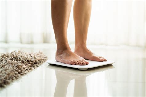 When is the Best Time to Weigh Yourself? & Other Things to Know