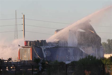 Model Train Explosion 的图像结果