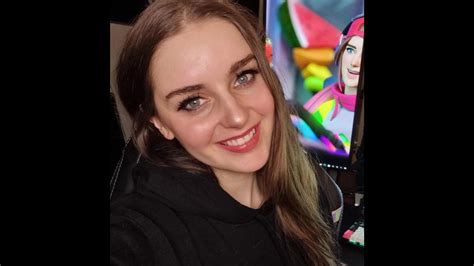 Looserfruit Is So Hot | Nude Video on YouTube | nudeleted.com