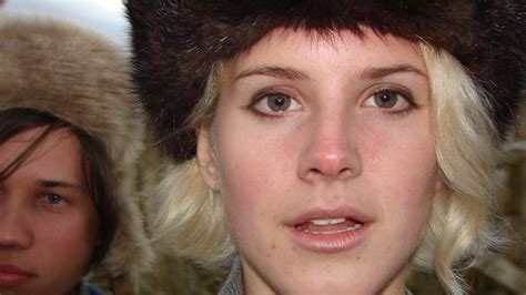 Lana Del Rey Plastic Surgery They Feel That She Has Been Honored With When Lana Del Rey Was ...