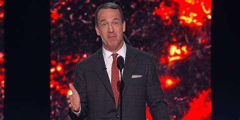 Tom Brady roasts Logan Paul, calls wrestler's athletic abilities 'cute'