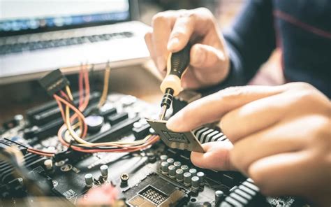 Computer Motherboard Repair 的图像结果