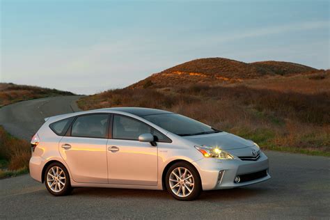 Toyota Prius V (2011) - picture 21 of 73