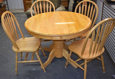 Round Oak Pedestal Kitchen Table