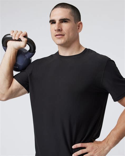 Strato Tech Tee | Men's Black Quick Dry T Shirt | Vuori