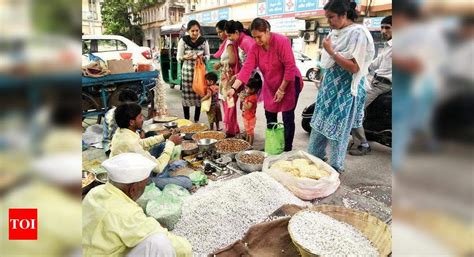 Exodus of workers ahead of Holi to hit textile sector hard | Surat News ...