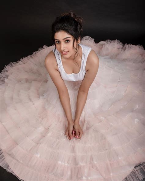 Actress Tanya Ravichandran new exclusive photoshoot