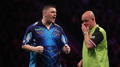 Daryl Gurney kept his play-off hopes alive with hard-earned draw with ...