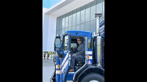 Veteran trash truck driver awarded top honor | cbs8.com