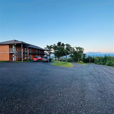SMITH ROCK LODGE & CHALETS (Scotsburn) - Lodge Reviews, Photos, Rate ...