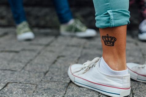 8 Tatuajes de Coronas para Parejas - ¡FOTOS Y DISEÑOS!