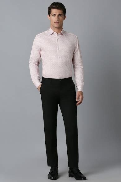 Buy Men Pink Classic Fit Print Full Sleeves Formal Shirt Online ...
