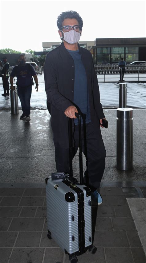 Sunil Grover Carried A Rare, Expensive Gucci Suitcase To The Airport