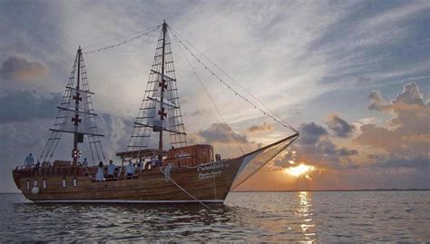 Columbus Cruise: crucero con cena romántica, Playa del Carmen - Central ...
