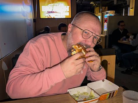 Vi har smakat McDonalds STORA nyhet. Så god är den. | Tjock / Strupen