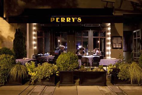 Perry's Embarcadero | Downtown San Francisco