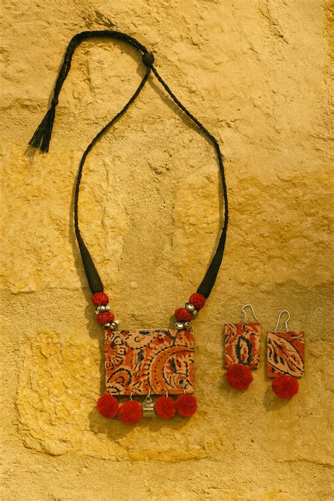 Statement Jhumkas with Chain Strings – A Local Tribe