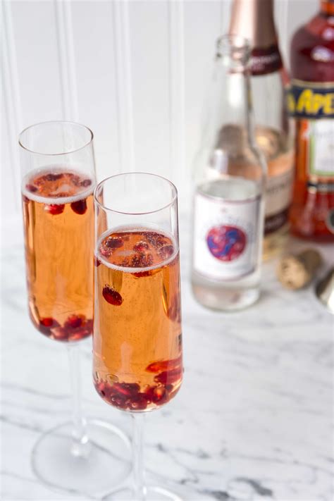 20 Best Champagne Cocktails - Easy Champagne Drink Recipes We Love