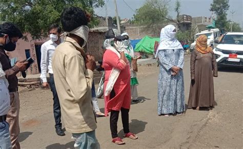 दो शिविरों में दो लोगों ने टीके लगवाए! मध्य प्रदेश के गांवों में लोगों ...