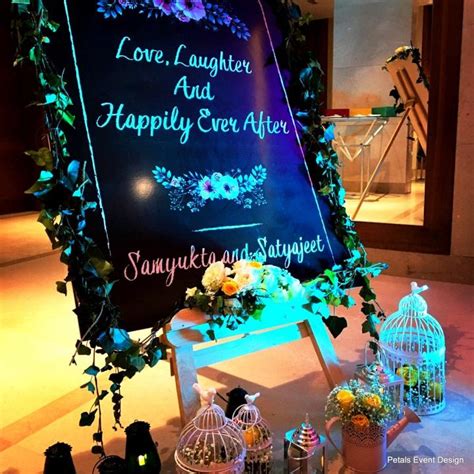 Fun Wedding Sign Board Ideas to Amp up Your Wedding Decor