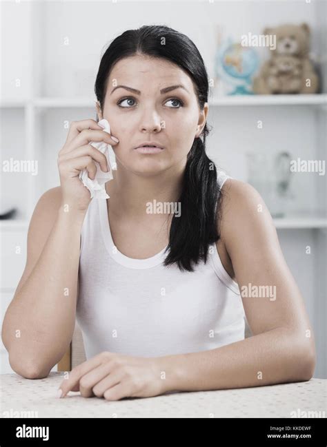 Lean Over Table Crying 的图像结果