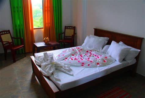 HEAVEN GATES HOLIDAY RESORT (Ampitiya) - Specialty Inn Reviews & Photos ...