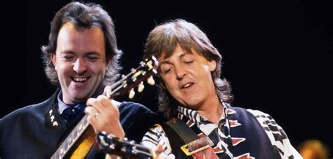 PAUL ON THE RUN: Former Paul McCartney Guitarist Robbie McIntosh To ...