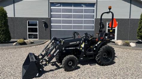 2026 Solis S26 6+2 gear machine Limited Edition in black with gear in ...