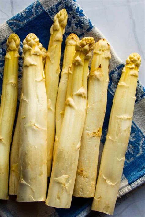 A Deliciously Easy White Asparagus Recipe (Try it!)